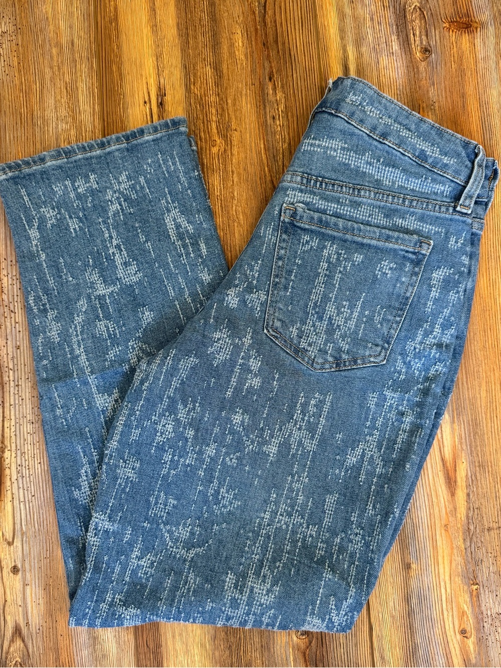 3/$15.  NWT Old Navy Light Blue Straight-Leg Jeans with Subtle Texture